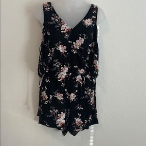 Aeropostale Floral Romper Size Medium